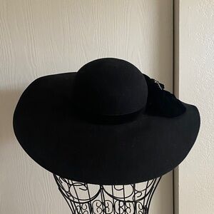 Elegant Black Wide-Brim Hat